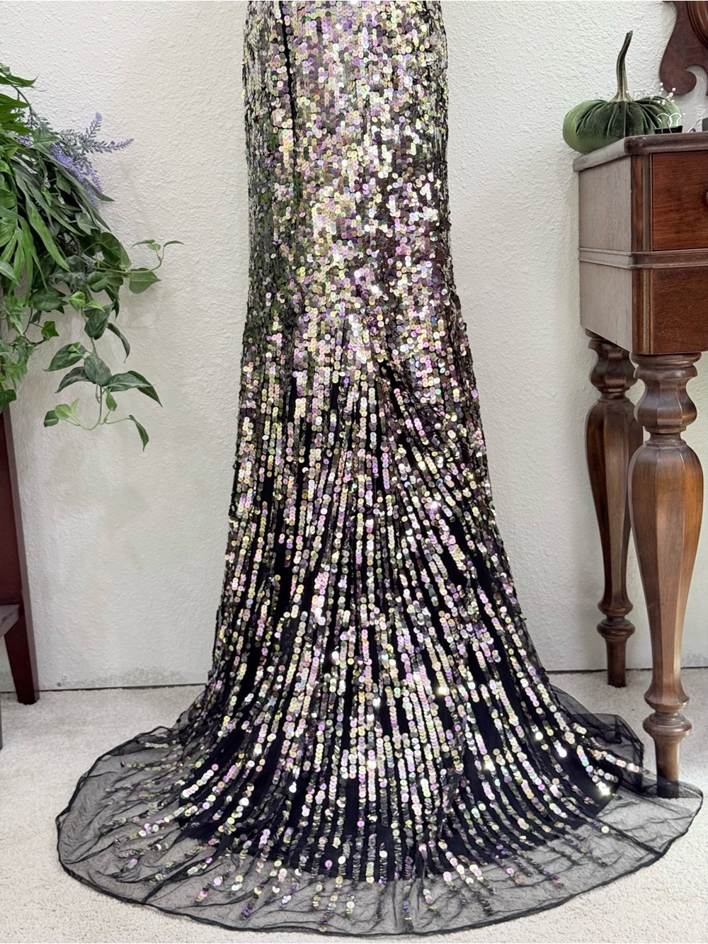 Sequin Beaded Evening Gown in Iridescent Pink-Black - Unbranded - Picture 11 of 13